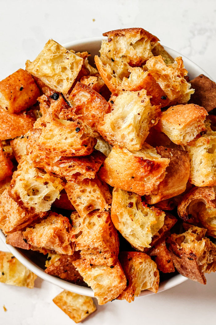 Recipe for Homemade Croutons – The Best Hack for Leftover Bread