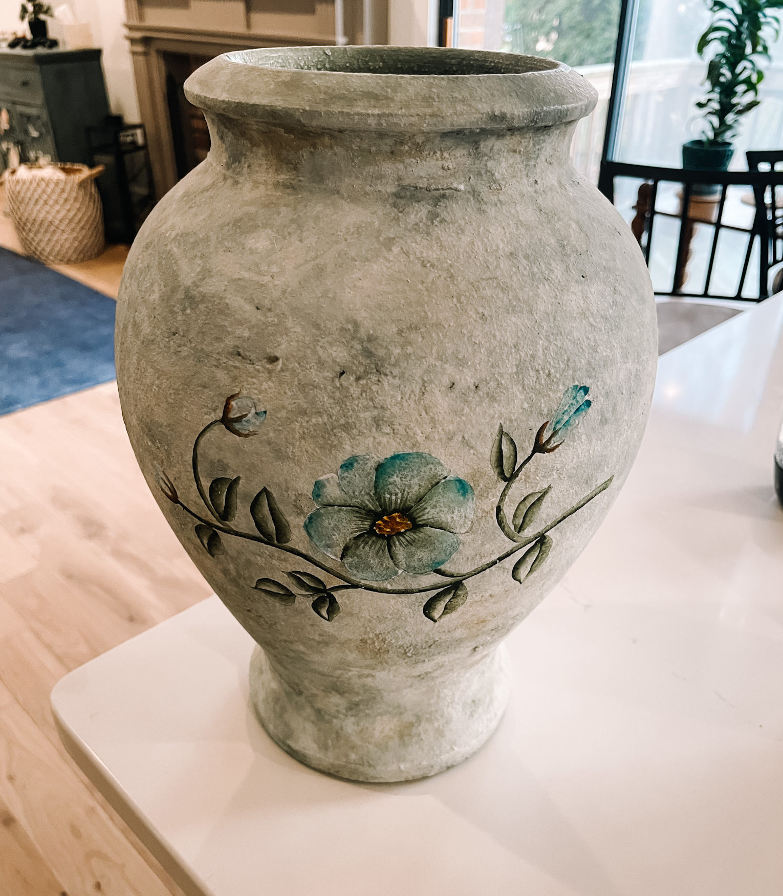 an old vase about to be painted with paint and baking soda